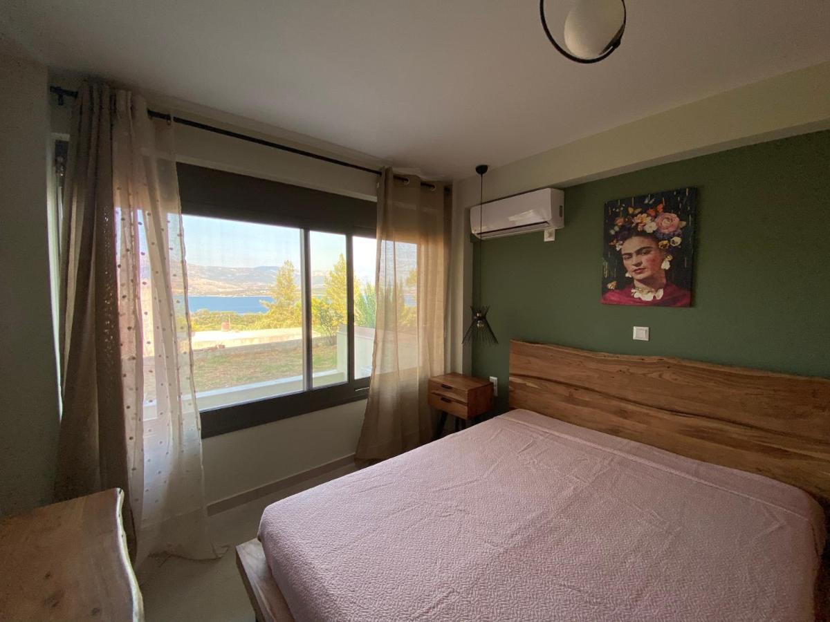 Mirovigli Family Rooms Lepedha Exterior photo